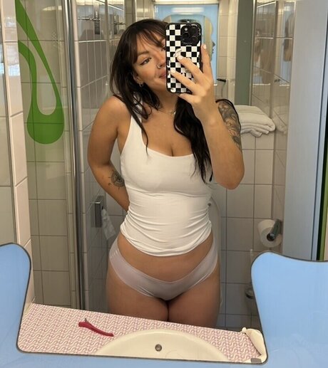 Sophodoph nude actress picture