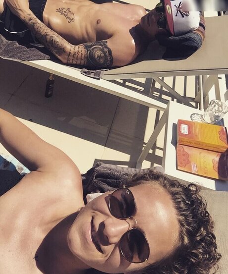 DFB Damen model nude picture