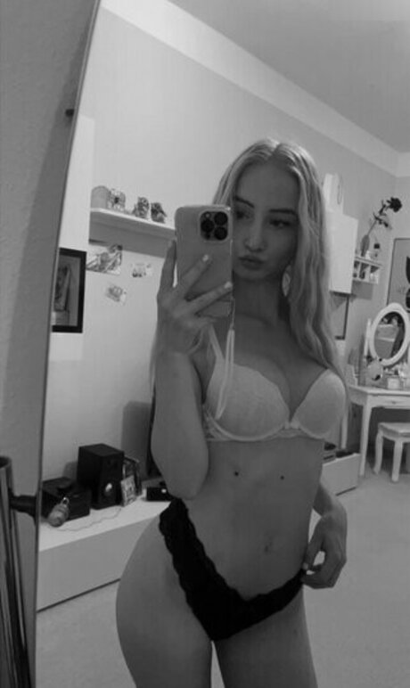 Nicki Anna pornstar xxx gallery