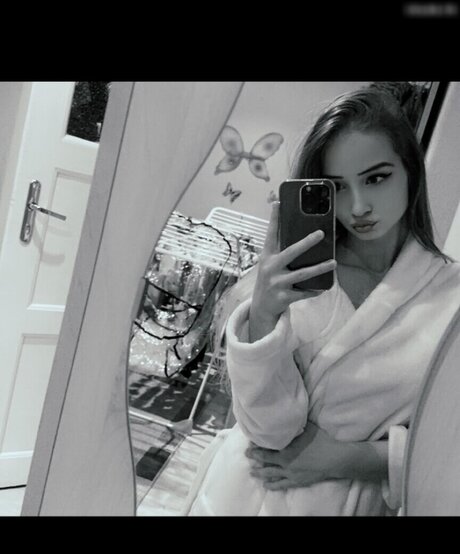 Nicki Anna model art image