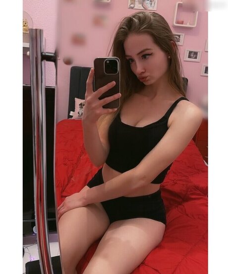 Nicki Anna star erotic image