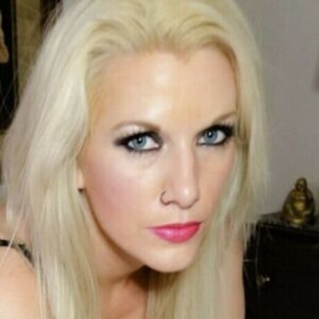 Flirty Nola pornstar pretty picture