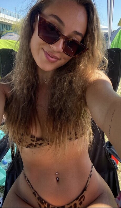 Jana Stanek exclusive star images