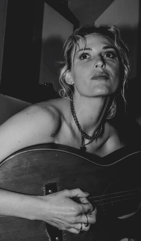 Emily Armstrong sex actress image