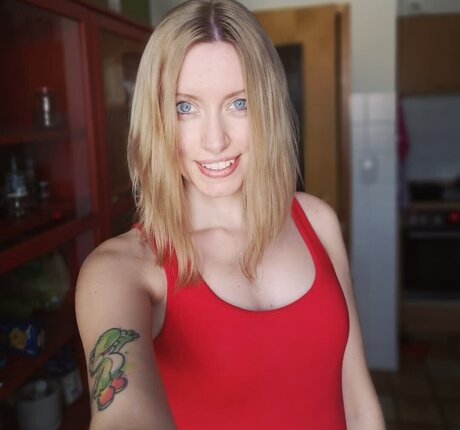 einfachsonina star exclusive picture