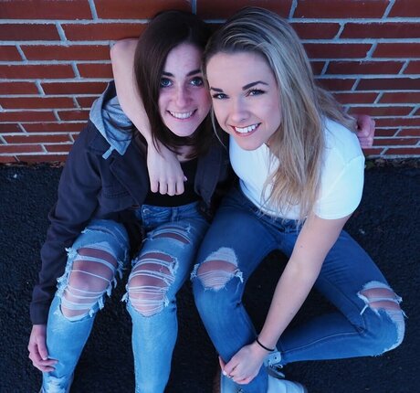 Karyn Best model erotic pics