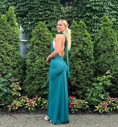 Karyn Best top star picture