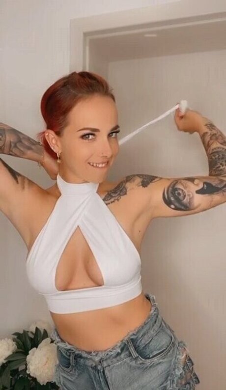 Nina Devil sexy model gallery