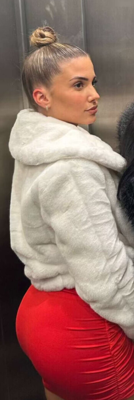 Sarah anca perfect model pictures