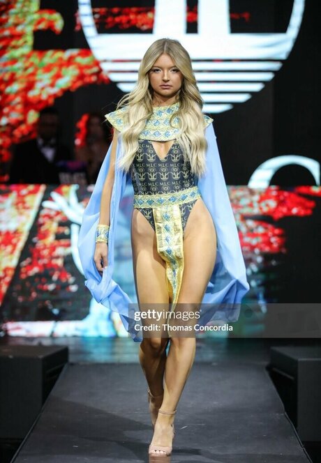 Shae Smolik star hot galleries