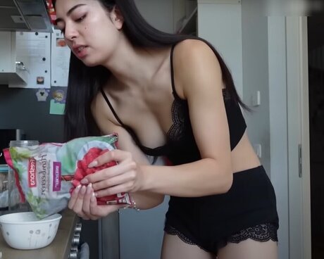 Dani Klieber art model img