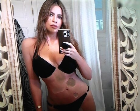 Cum Tributes model high quality picture