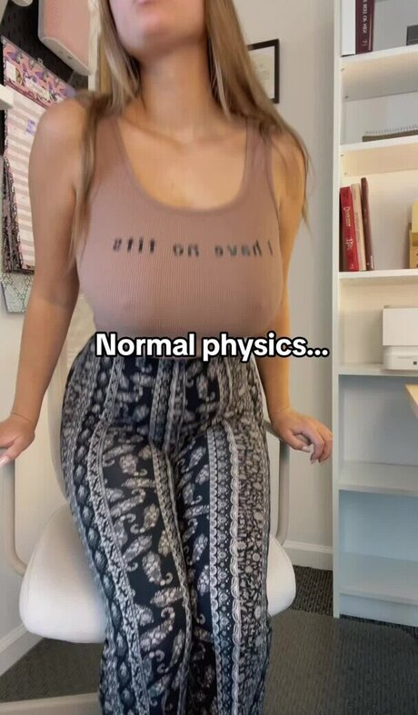 Brontenadine art model image