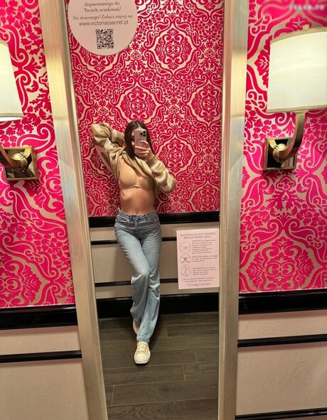 cougars onlyfans pornographic photo