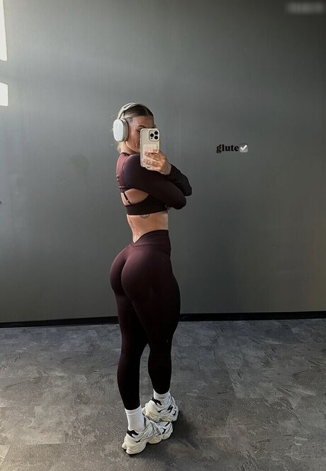 Lenaajoy hd pornstar image