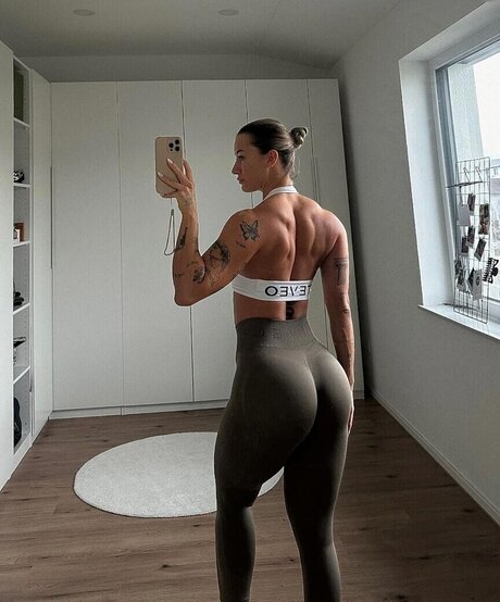 Lenaajoy pornographic model image