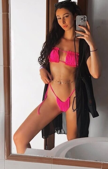 Larafina top star img