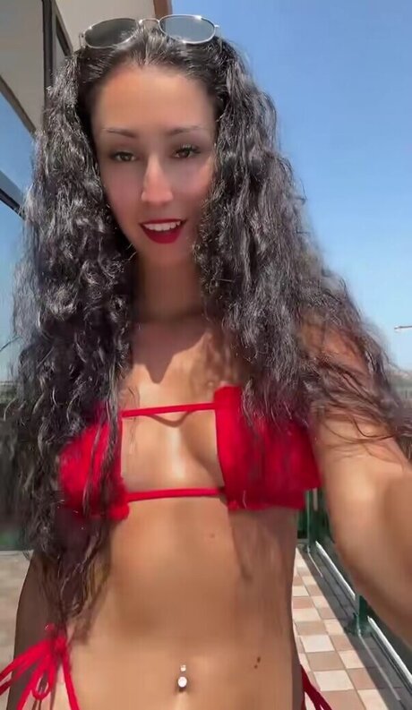 Larafina star hot images