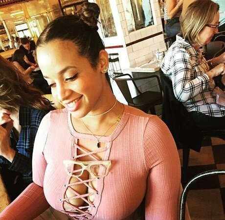 Dascha Polanco nudes model gallery