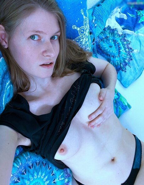 InaSilja naked pornstar archive