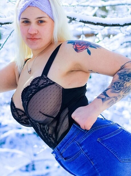 Bay watch art model pic