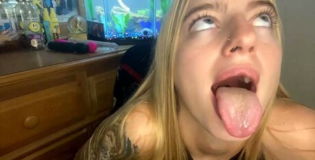 Skyiswoke star sexy gallery