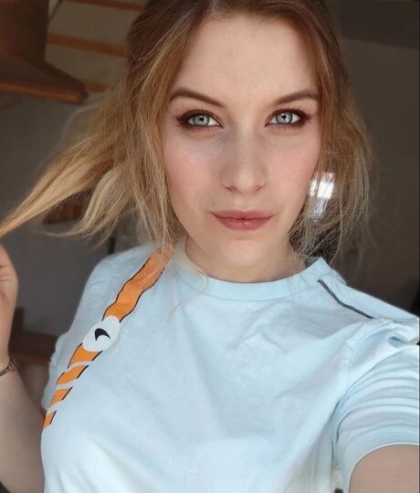 FormulaLena sexy actress picture