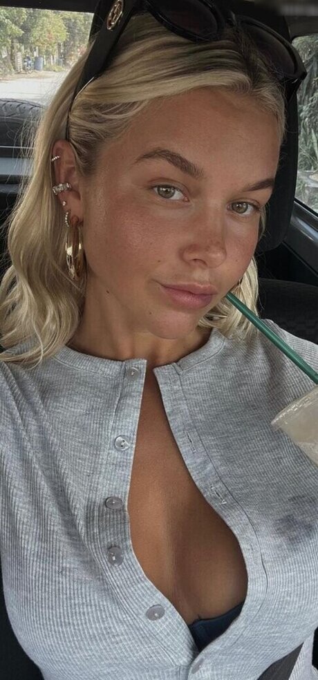 18 year old onlyfans nudes img