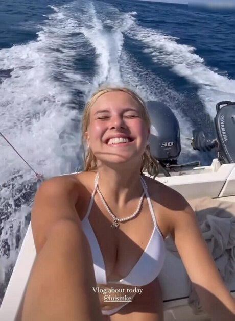 nerdy onlyfans art naked pic