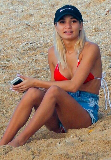 Pia Mia Perez top model image