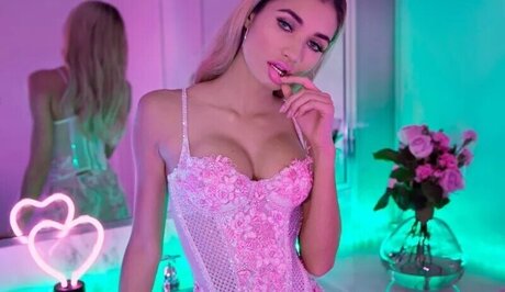 Pia Mia Perez pornstar perfect pictures