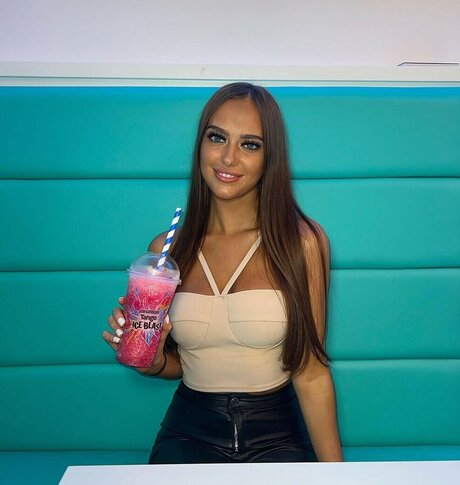 Angelinglisx model hot archive