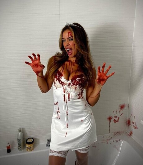 Camilla Nkenke pornographic model photo