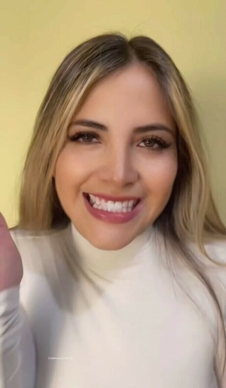 Lorena Is Dancing pornstar gallery