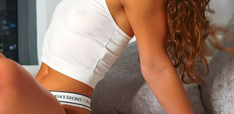 Grace Robert star erotic photos