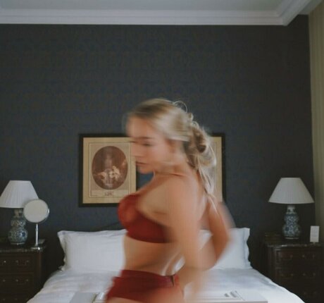 Juultje Tieleman star erotic photos