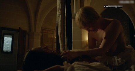 Versailles Fernsehserie_ erotic model gallery