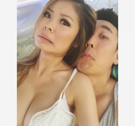 Maggie Sin pretty pornstar pictures