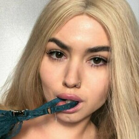 AnnaSavana star pretty pictures