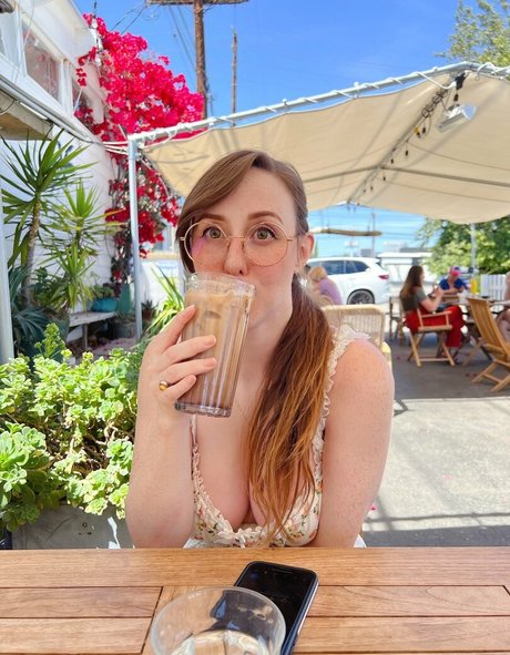 Kari Keone pretty pornstar img