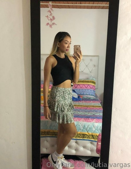 pussy spreading onlyfans beautiful nude galleries