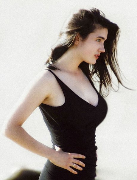 Jennifer Connelly perfect model img