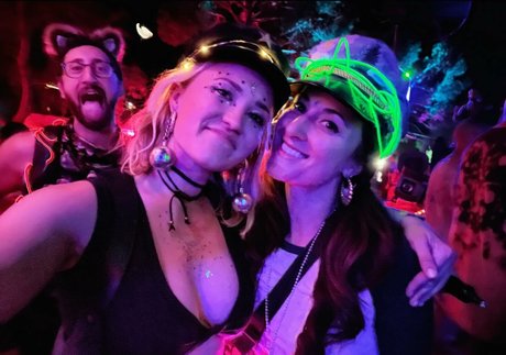 Emily Osment perfect star photo