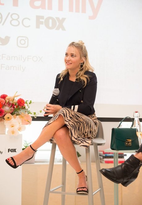 Emily Osment star nice pic