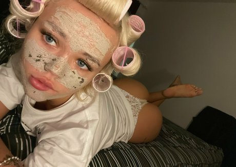 hollymoonvvip star perfect picture