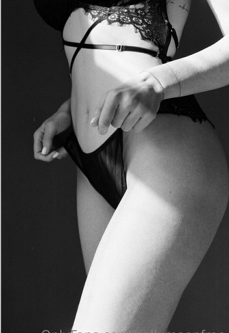 hollymoonvvip model free images