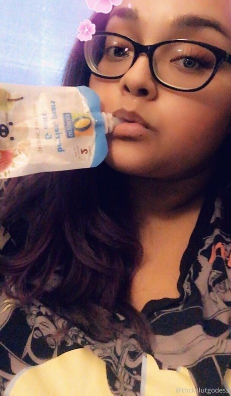 thckslutgoddess pretty pornstar pic