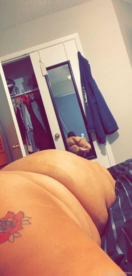 thckslutgoddess pornstar adult pics