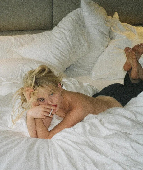 Emily Alyn Lind pornstar beautiful photos