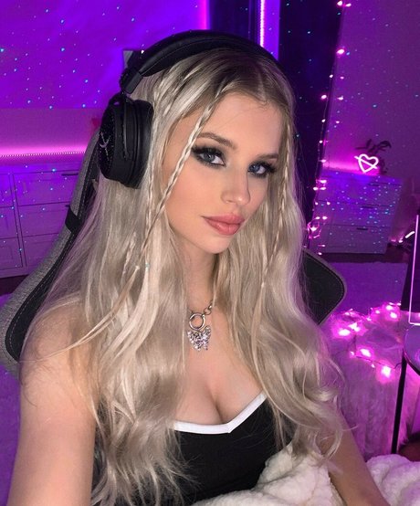 blonde secretary onlyfans beautiful naked image